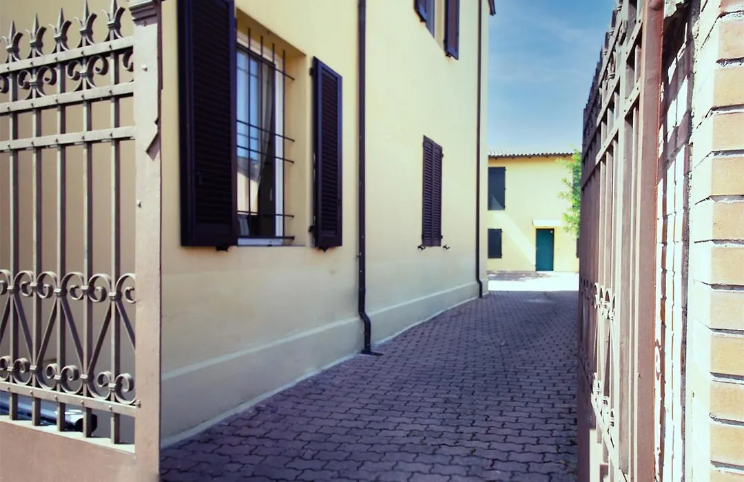 Athena Rooms - Parcheggio privato-1