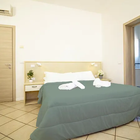 Athena Rooms - Parcheggio privato-3